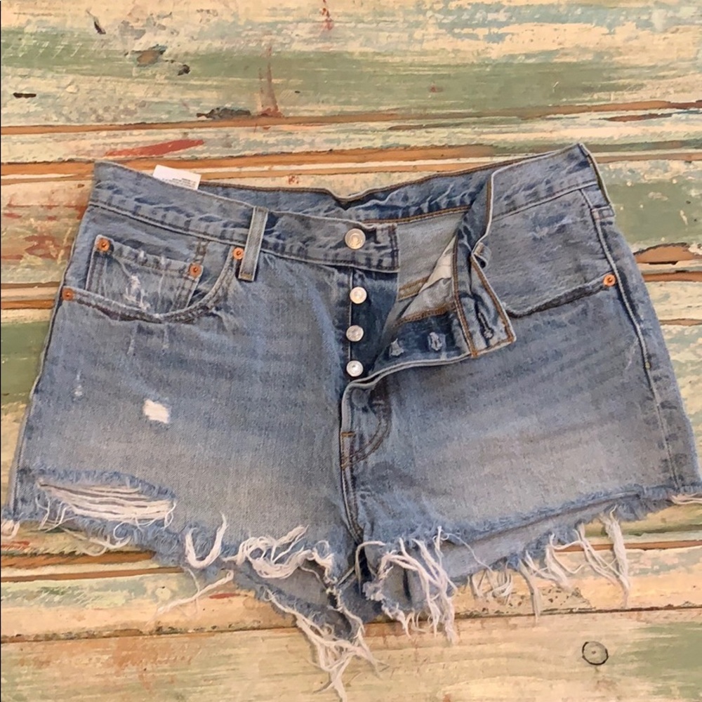 Women’s Levi 501 jean shorts